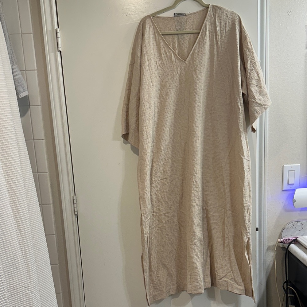 Natori Tan V-Neck Sleepwear